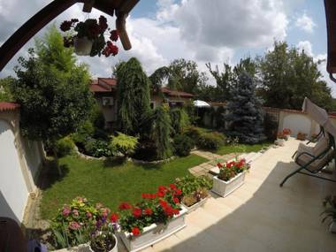 Cristi's Rooms - Pensiune