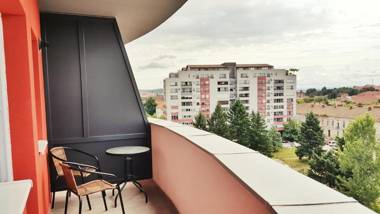 2 Bedrooms - Lovely Central Apartment