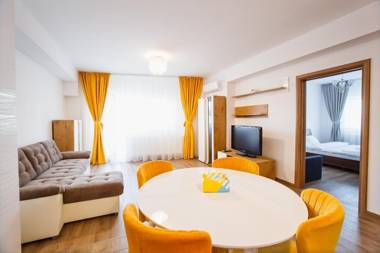 Spacious & Bright 2 bedroom Central Apartment