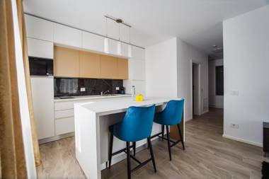 No. 10 - The Penthouse in City Center