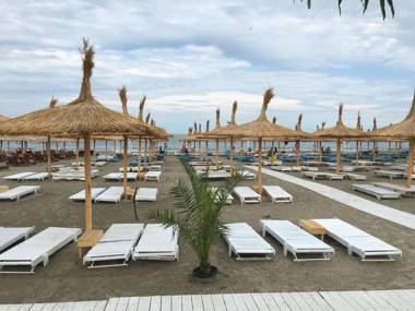 Adams Apartment Onix Blue