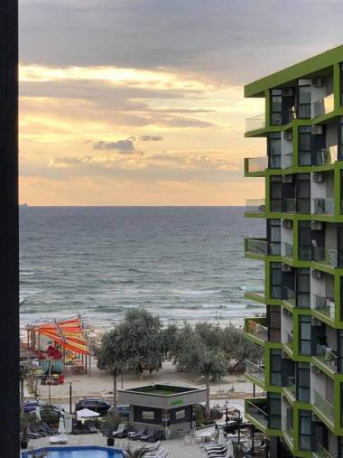 Apartament cu vedere la mare