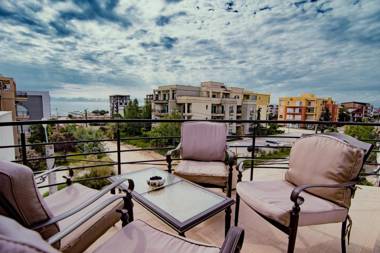 Boutique Vila White Duchess