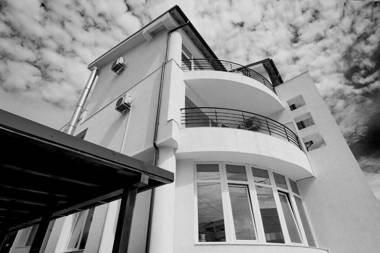 Boutique Vila White Duchess