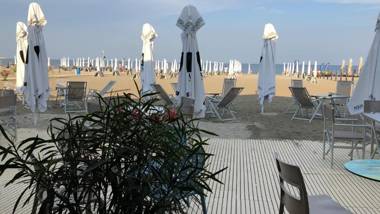 Vela Luxury Sea View Apartments