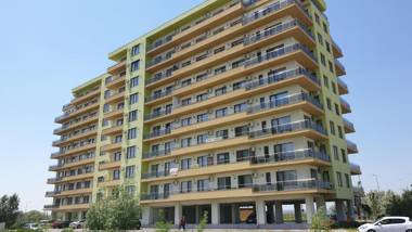 Stefi Summerland Mamaia