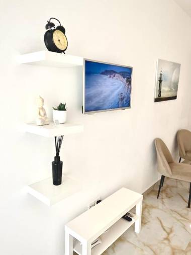 Studio Crazy Beach Summerland