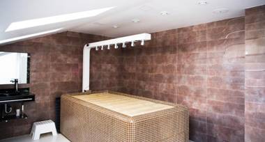 Pensiunea Un Baiat si o Fata