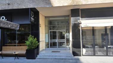 Sunny Old Town Apartments