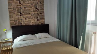 Sunny Old Town Apartments