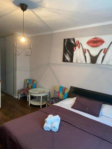 12 O'Clock Studio Bucharest