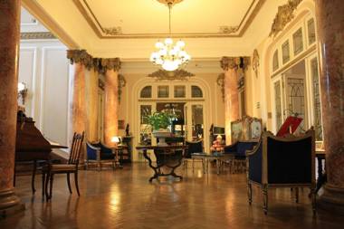 Grand Boutique Hotel