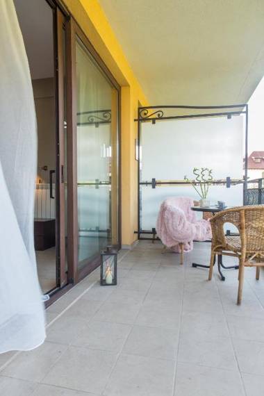 One Love Metropolitan Gardens Studio