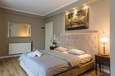 One Love Metropolitan Gardens Studio II