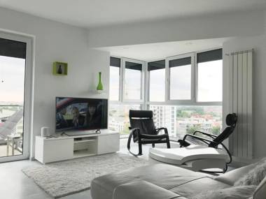 Luxury Westpark 2 Residence with Lake View