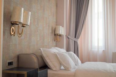 HIGHLINE DOWNTOWN OLD TOWN UNIRII SQUARE