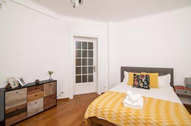 Elegant Beautiful Apartment in heart of Bucharest