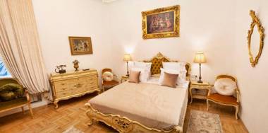 Conacul Coroanei Luxury Boutique Hotel