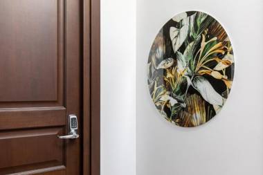 HOLT Old Town One Bedroom Apartments