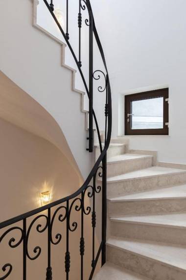 HOLT Old Town One Bedroom Apartments