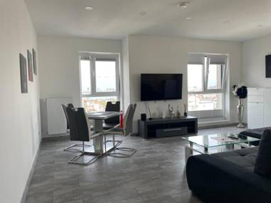 Lakeview 2 Room Penthouse Rooftop Terrace W15