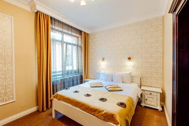 4Cardinal's Hotel Boutique