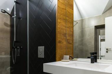 UpperHouse Boutique Hotel