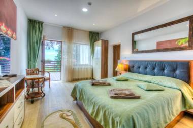 Splendor in the forest