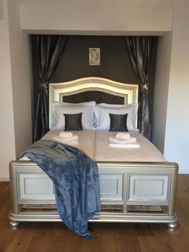 Flori de Iulie Apartamente