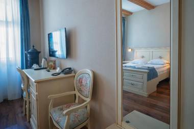 HOTEL BOUTIQUE CASA CHITIC -HOTEL AND RESTAURANT Str Johann Gott nr7