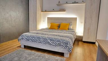 Jules Studio Downtown