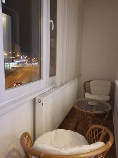 Mirrors Old Town Central