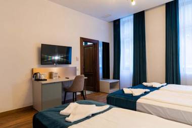 CASA CHITIC - HOTEL & RESTAURANT- Str Nicolae Balcescu 13