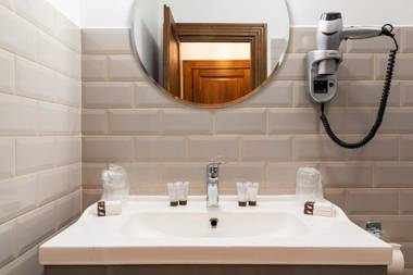 CASA CHITIC - HOTEL & RESTAURANT- Str Nicolae Balcescu 13