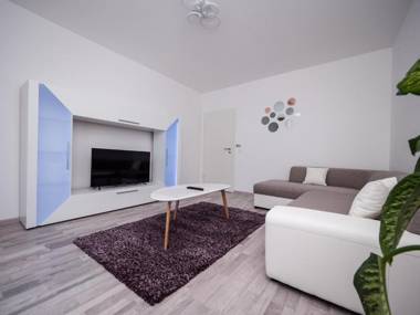 Avantgarden King Apart