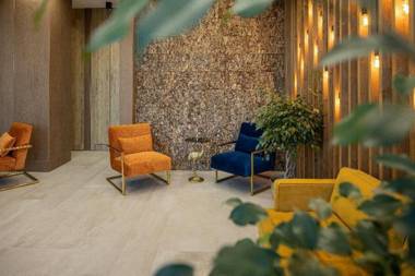 Kanopian Penthouse Hotel