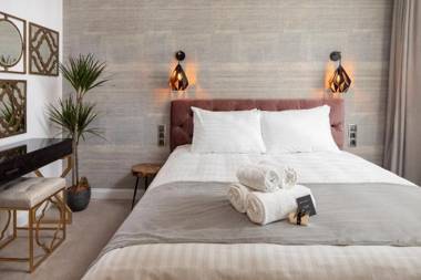 Kanopian Penthouse Hotel