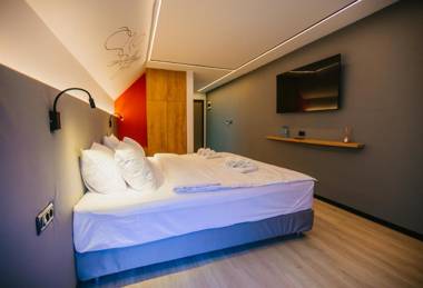 Adventure Lake Resort