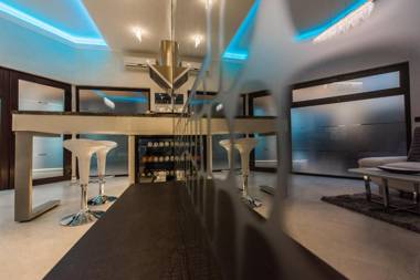 H & V Residence - Diamond Bungalow Apartment