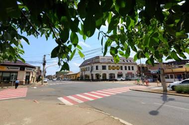 Corner Center Rental