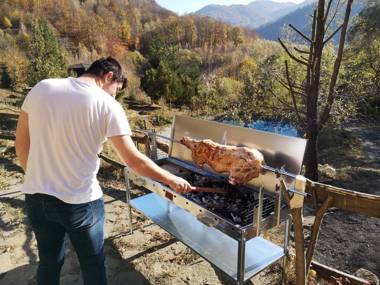 PENSIUNEA IZVORUL BUCURIEI