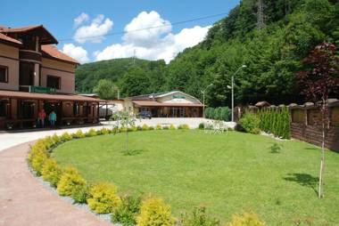 Pensiunea Roua Florilor