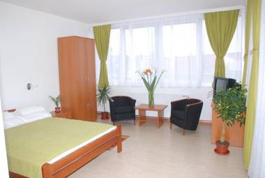 M Garni Hotel