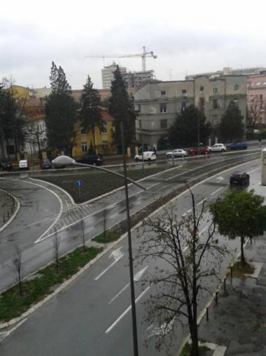Central apartment with garage