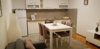 Lovely Private Flats FREE parking