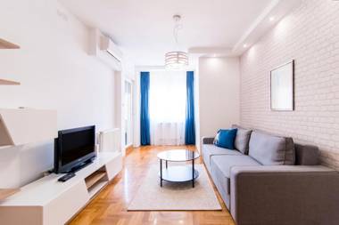 Grove Apartment + Free Parking