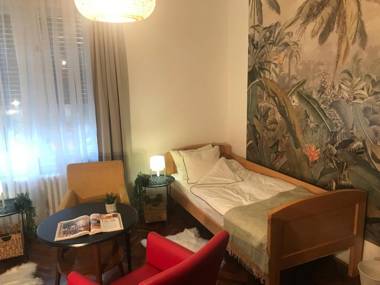 Flora Apartment