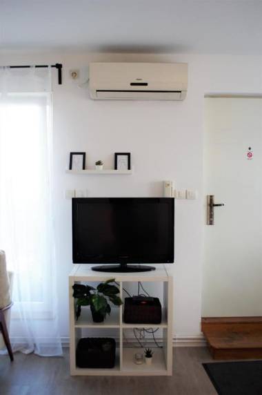 The Roof (Free Parking)