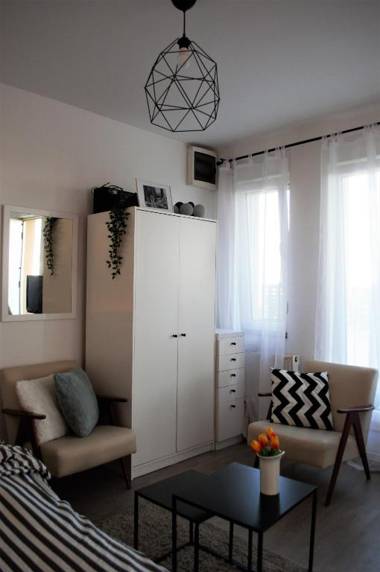 The Roof (Free Parking)