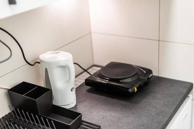 BLACK & YELLOW Centrally located studio